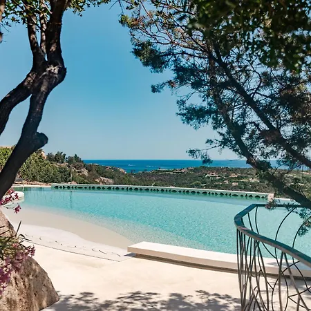 Lägenhetshotell La Tiara Di Cervo 4*