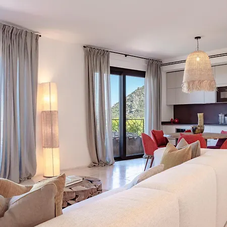 Отель La Tiara Di Cervo 5*
